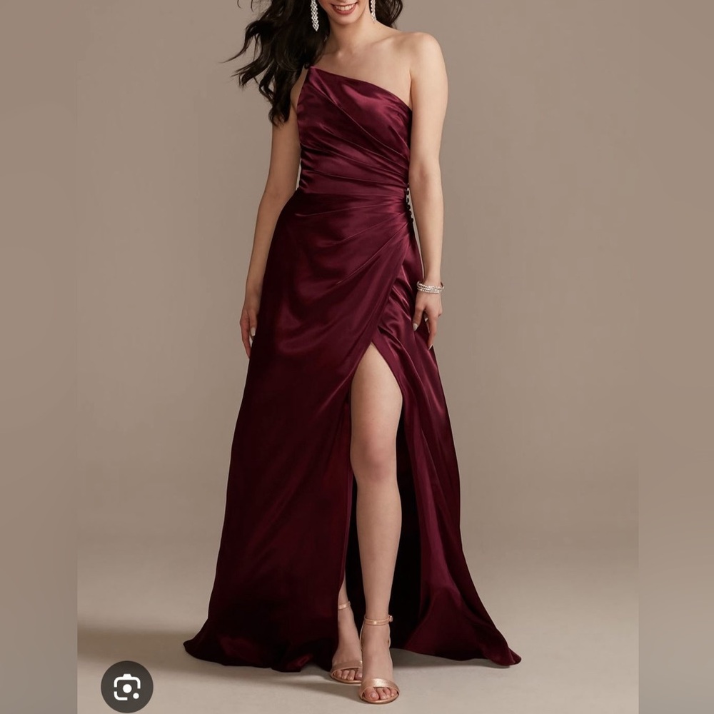 JJs House Rich Burgundy‎ Dress